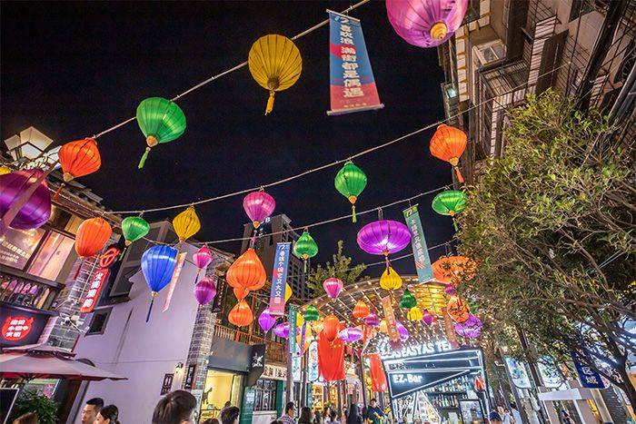 山東濟南夜景照明工程,樓體樓宇亮化工程,LED發(fā)光標(biāo)識工程,夜景景觀照明工程,夜景泛光照明,LED照明,LED發(fā)光字工程,亮化工程,LED外露發(fā)光字
